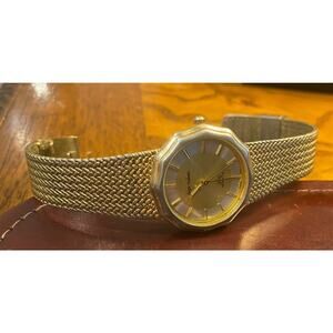 VTG Women's Sergio Valente 30mm Gold Tone Watch, Mesh Band, P-IACFC